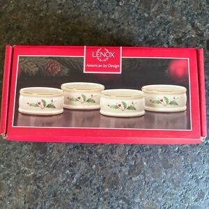 NIB Lenox Holly Berry Holiday Porcelain Napkin Rings Set 4